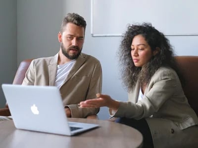 Wie Unternehmensberatung Unternehmen bei der Risikominimierung unterstützt