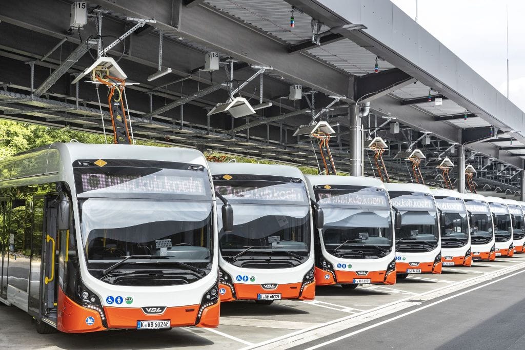 Zukunft der E-Mobilität: Geschäftsführer Paul Kienberger betont die Bedeutung innovativer und umweltfreundlicher Technik bei der Einführung der neuen eCitaro im Linienverkehr