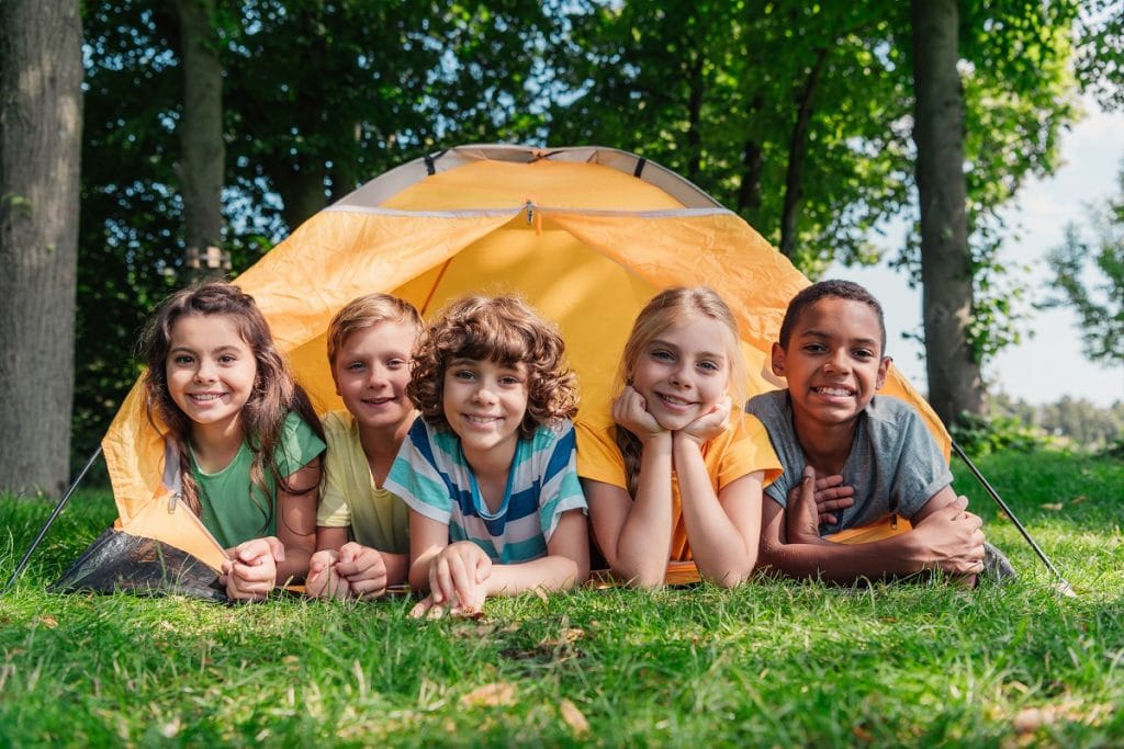Campingspaß für Paare: Romantische Ideen für den Zelturlaub