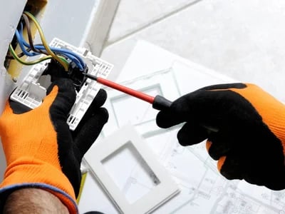 DGUV Vorschrift 3 und VDE Prüfung: Konsequenzen bei Nichteinhaltung