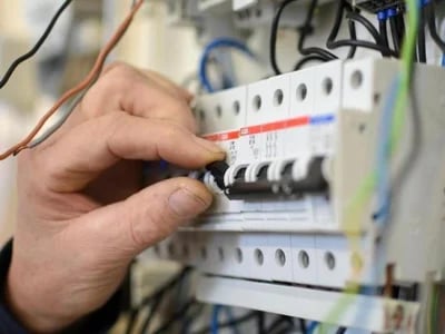 DGUV V3 Prüfung: Welche Anforderungen gelten für mobile Arbeitsplätze?