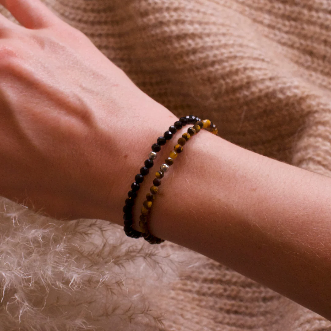 Trage die Magie: Tigerauge Armband bei CrystalScents