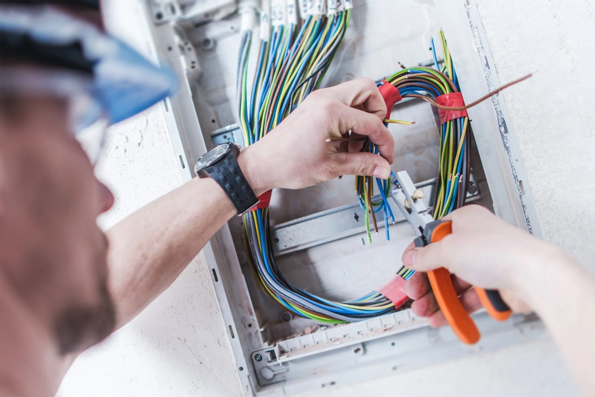 Wie Notstromsysteme Ihre Betriebsabläufe schützen: Ein umfassender Leitfaden