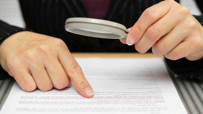 Der Wahrheit bestimmt: Das Streben nach Gerechtigkeit mit Detektiv Trier